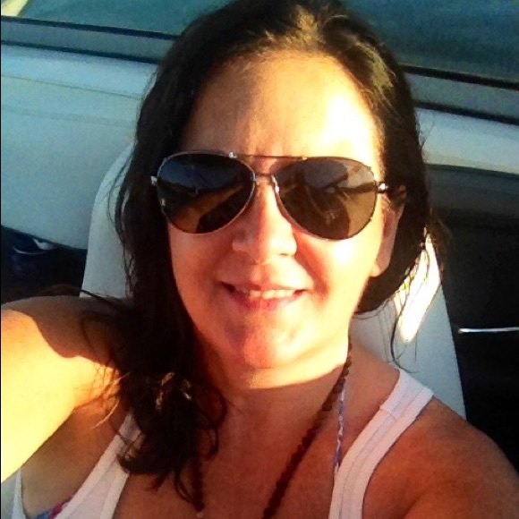 Meet your Posher, Lori - Picture 1 of 1